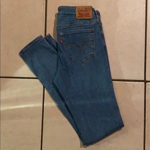 Women’s Levi’s Jeans
